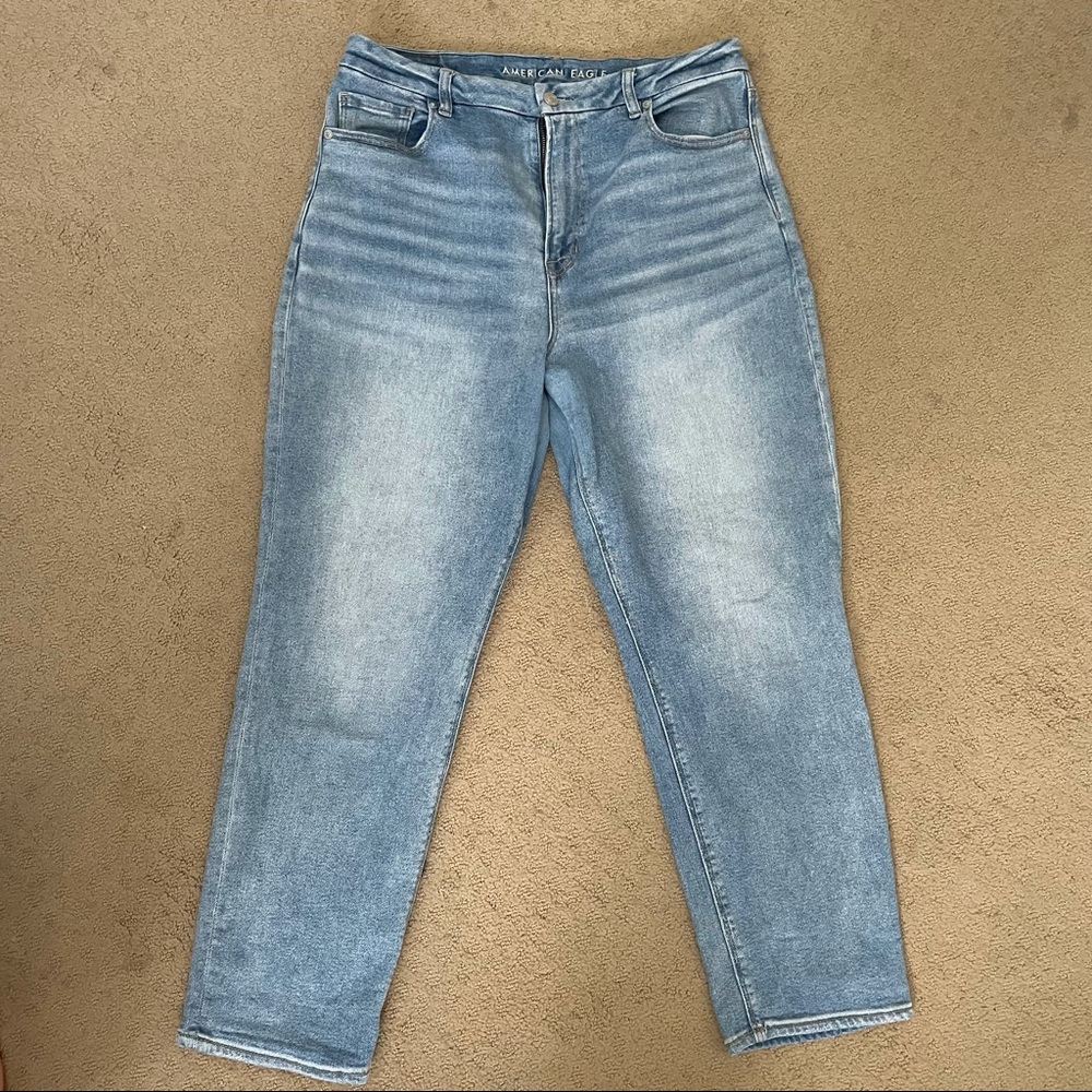 CURVY MOM JEAN AMERICAN EAGLE